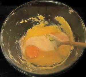 Mix magarine, sugar and egg.