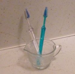 Tips To Recycle Old Toothbrushes