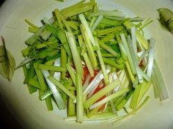 leek matchsticks and carrot slices.