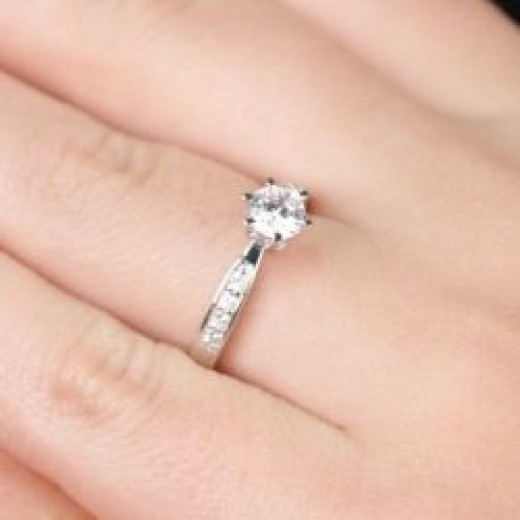 Fake Diamond Engagement Rings That Look Real HubPages