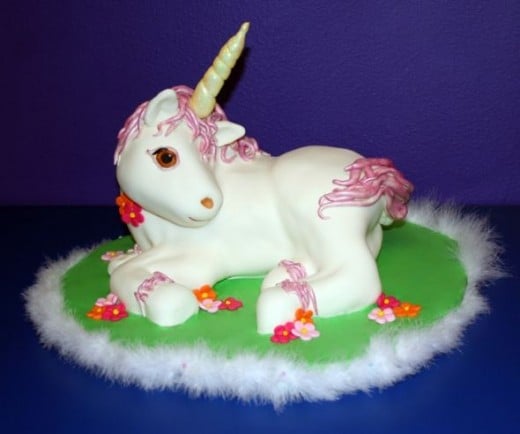 Unicorn by & photo copyright Stacie aka Whimsy Cakes, vis flickr
