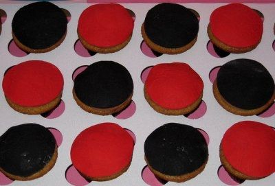 Alice in Wonderland Black and Red Cupcakes by Kristin Ausk