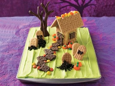 The Halloween Graveyard Cake