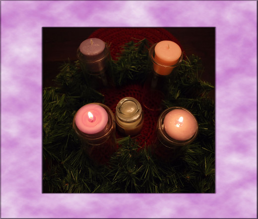Some families traditionally start celebrating on Christmas Eve, such as my own family with our Wigilia tradition.  Others begin their celebrations on Christmas Day.  Whichever day you begin celebrating, gather the family around the wreath.  The child
