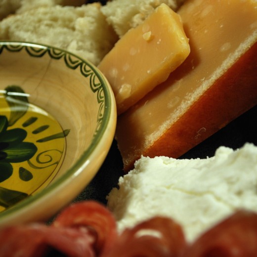 Smoked, aged gouda, goat cheese, olive oil and balsamic vinegar dip and French bread.